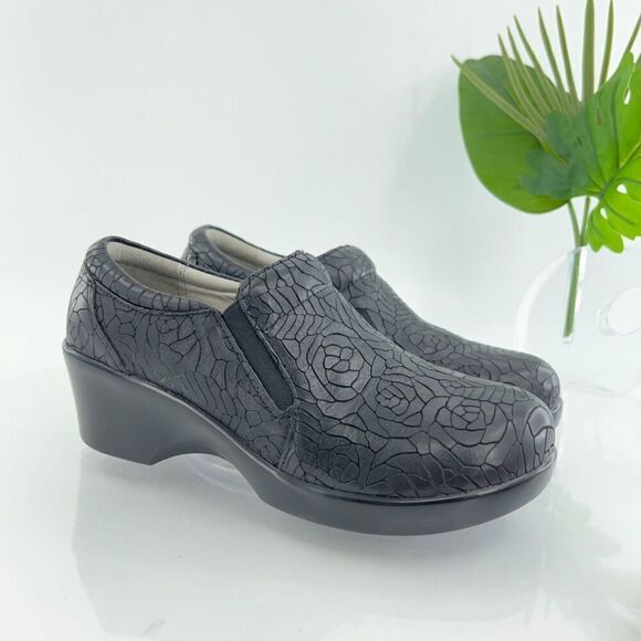 Alegria Womens Eryn Clog Size 37 7 Professional Nurse Shoe Black Flower Leather - Picture 1 of 14
